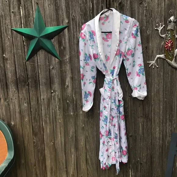 Kathryn Robe Medium - Picture 1 of 8